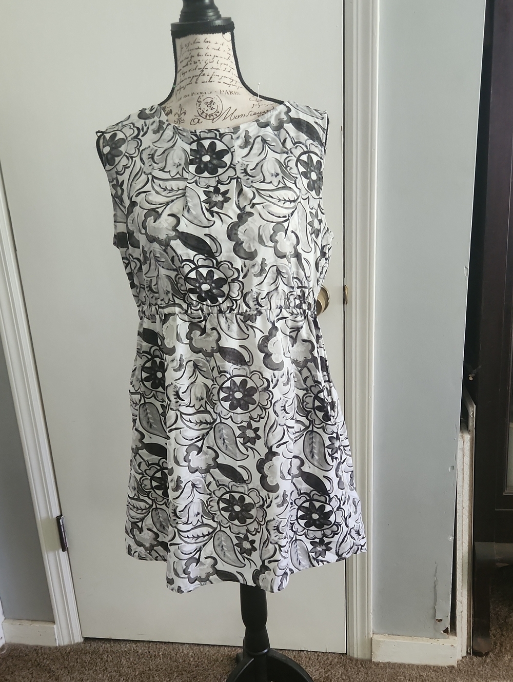 TRUE ROCK Black and White Floral Sleeveless Mini Dress
